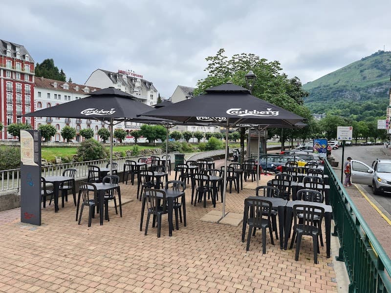 Le Carrefour Café Brasserie