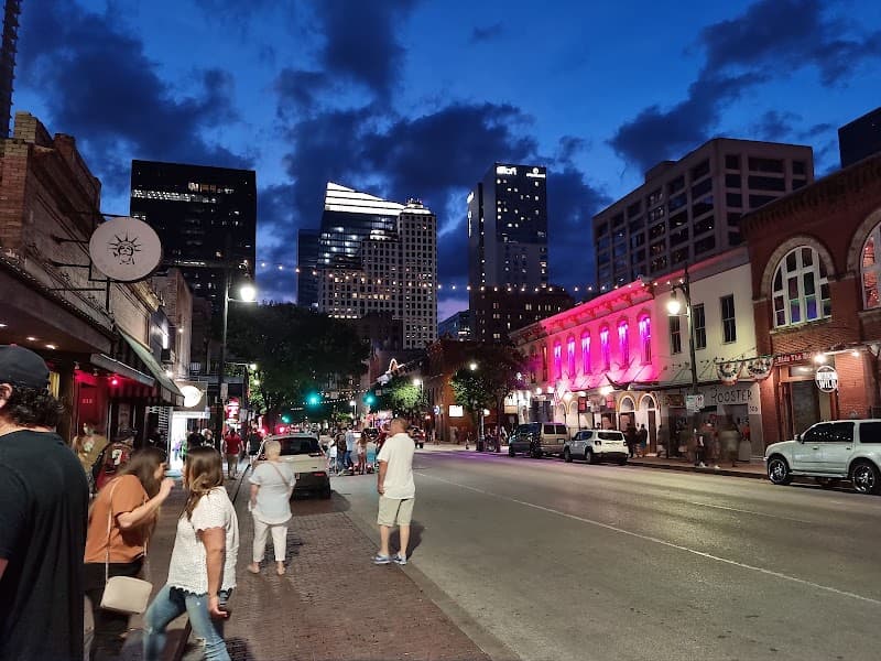 Live Music on 6th Street