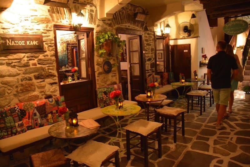 Relaxed Tropical Escape: 4 Days in Naxos for Couples