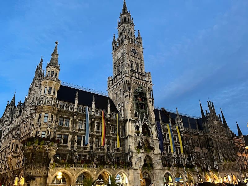 Marienplatz & Glockenspiel
