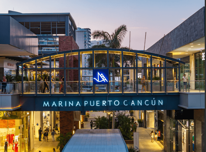 Marina Puerto Cancún Boardwalk Stroll
