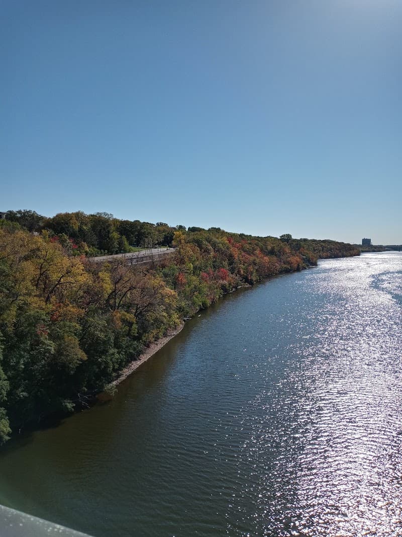 Mississippi River Boulevard Walk