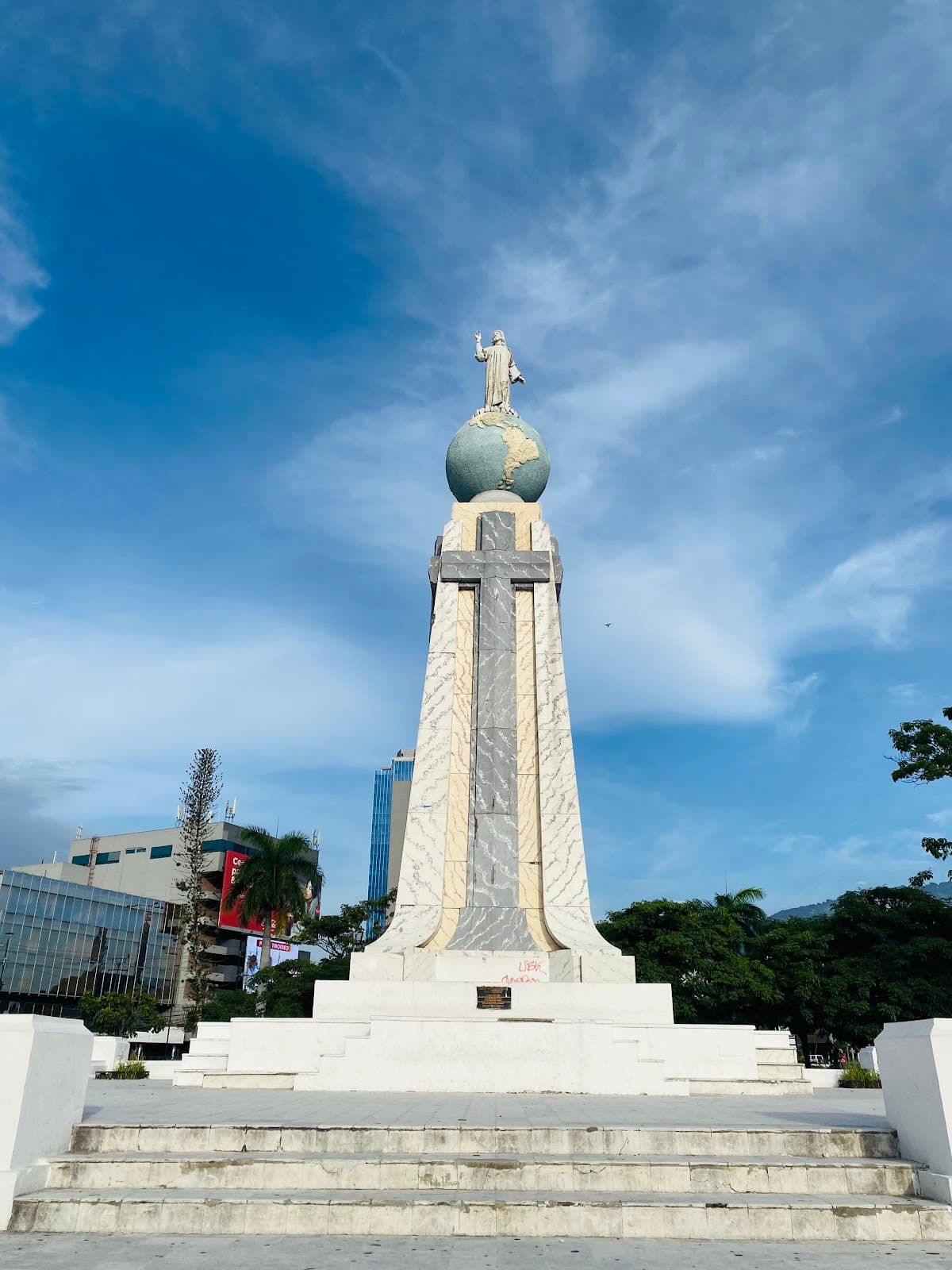 Monumento al Salvador del Mundo