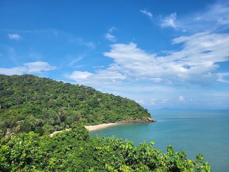 Jungle-Wild Koh Lanta: Slow Romance, Beaches, and Sea Caves
