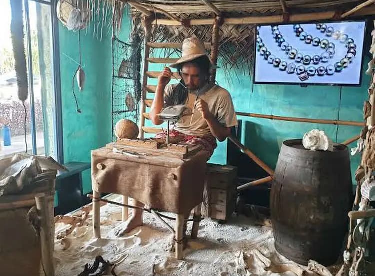 Musee De La Perle Robert Wan (Pearl Museum)
