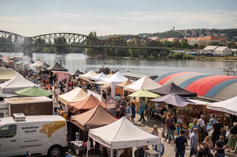 Náplavka Farmers Market Stalls