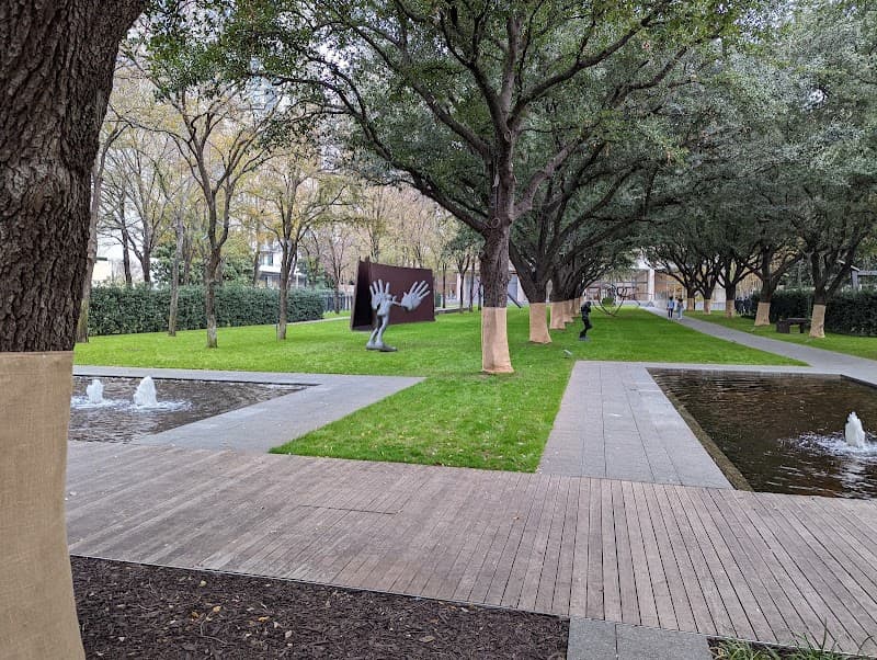 Nasher Sculpture Center & Arts District Stroll