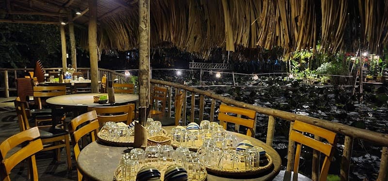 Nha Trang Xua Restaurant (Garden Setting, Halal-Friendly Selection)