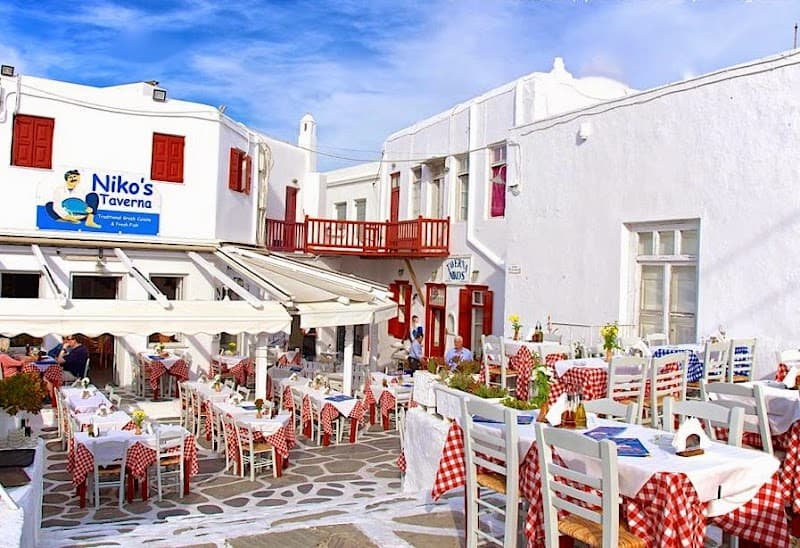Nikos Taverna
