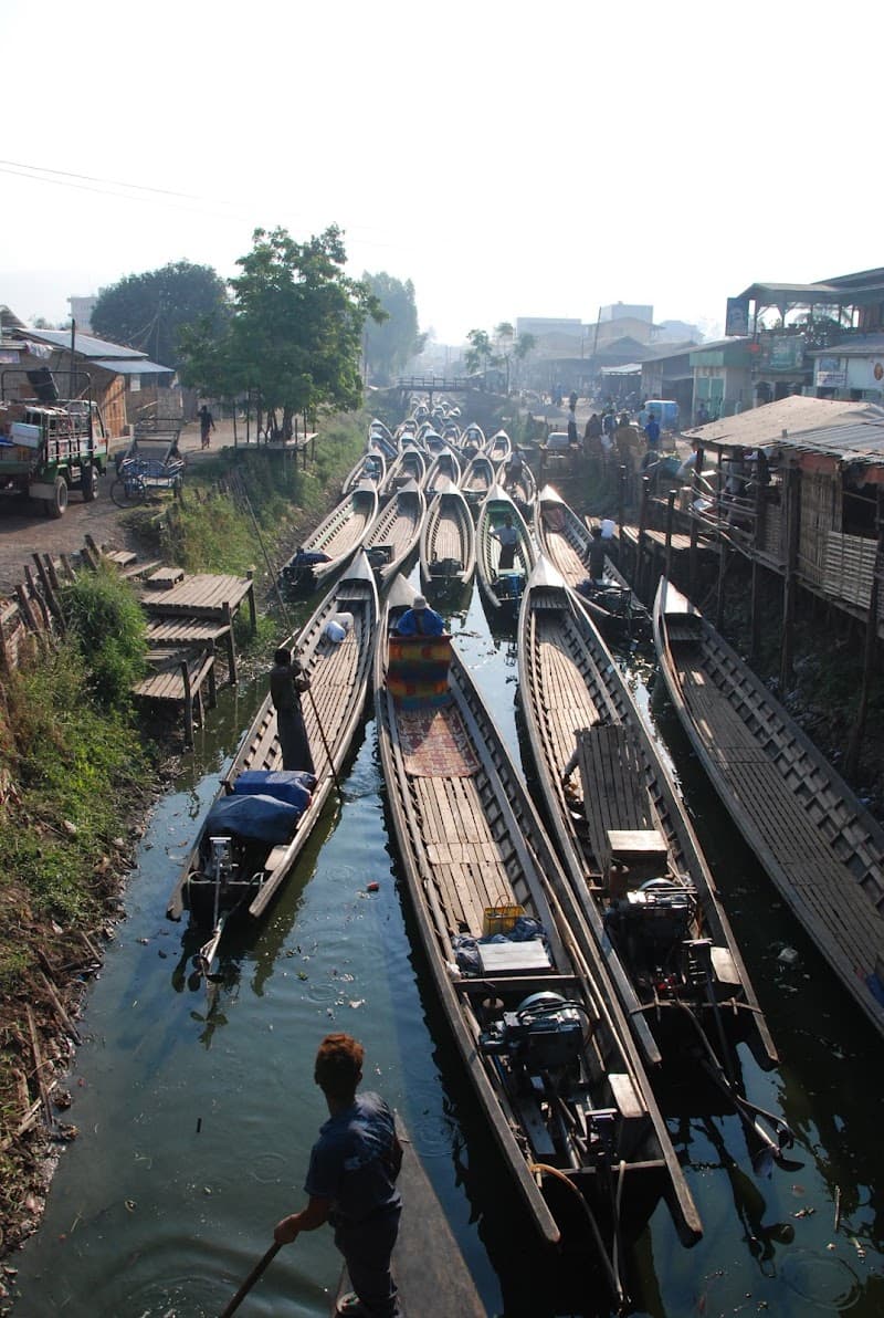 Nyaung Shwe Canal Stroll & Jetty Area