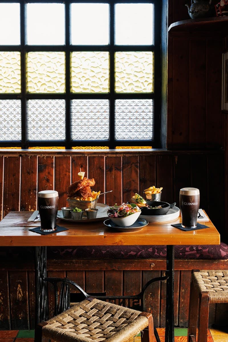 Emerald Trails: 7 Days of Irish Adventure & Elegance