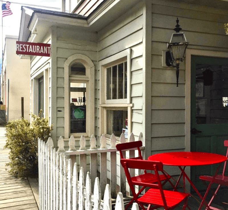 Olivia’s Bistro at Skagway Inn (vegetarian/seafood plates)