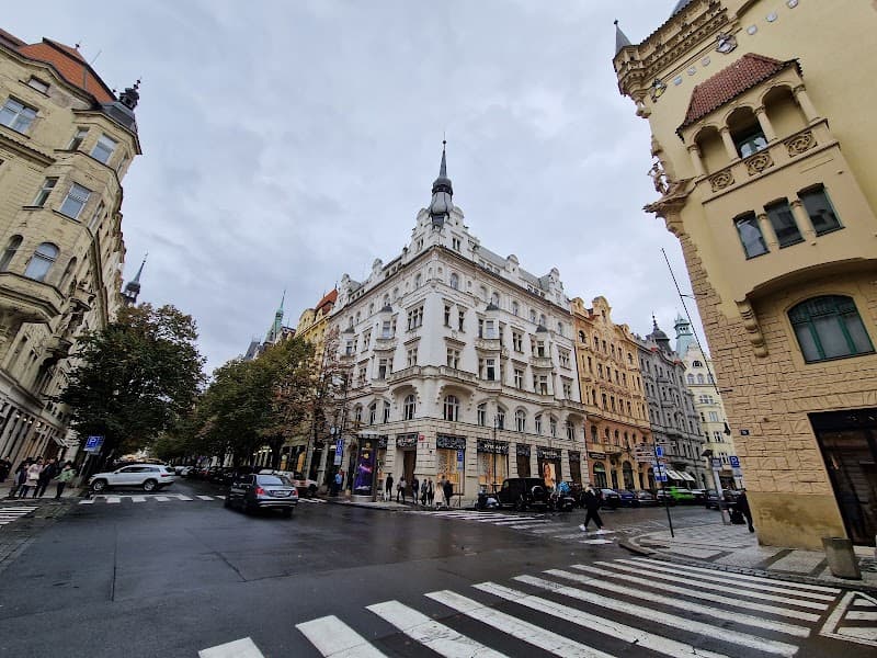 Pařížská Street Shopping
