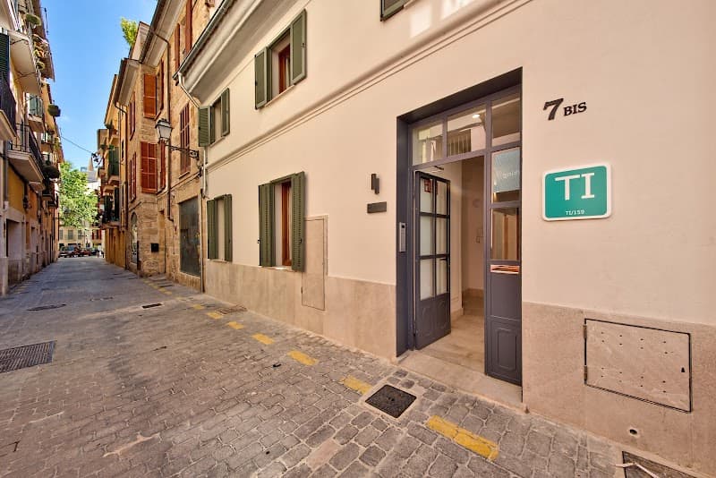 Palma Old Town Walk & Photo Stroll
