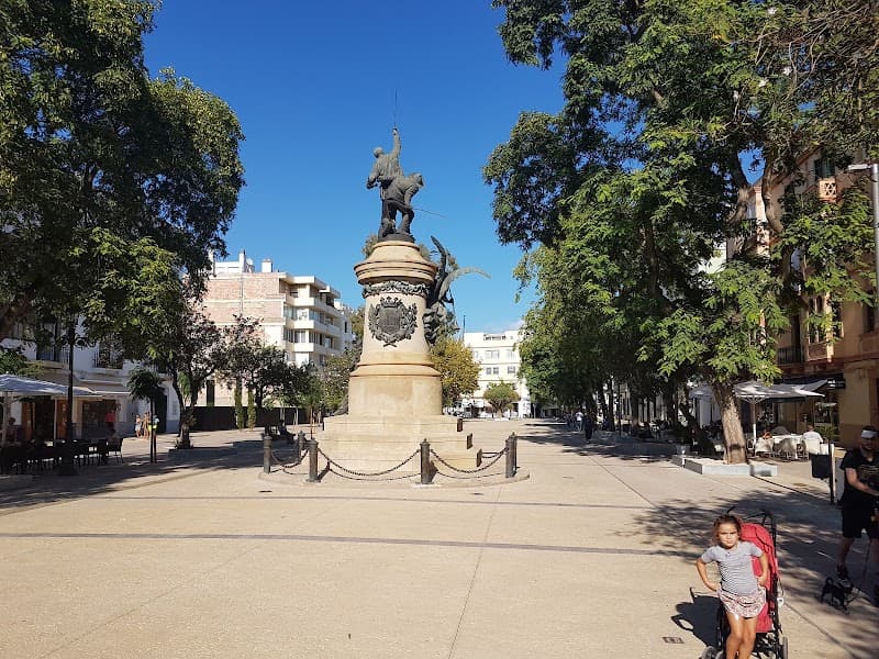 Passeig de Vara de Rey & La Marina Stroll