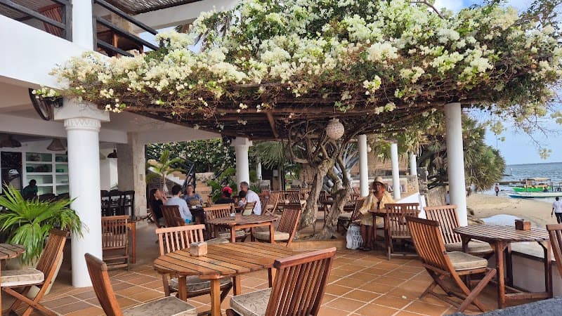 Peponi Cafe