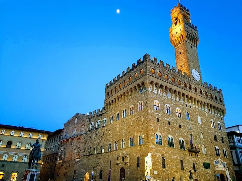 Piazza della Signoria & Uffizi Courtyard