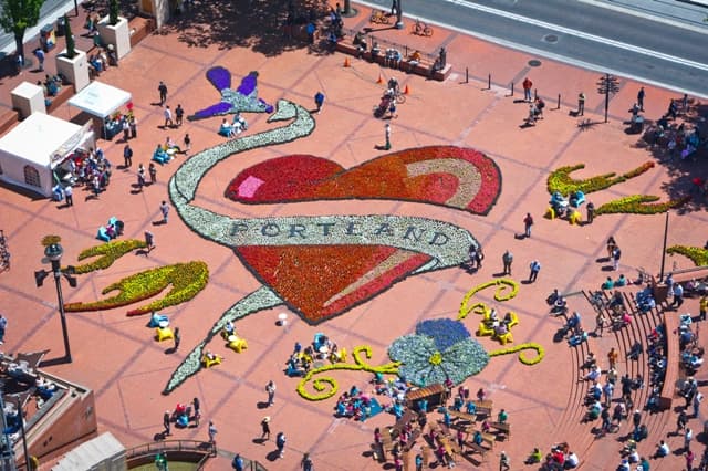 Pioneer Courthouse Square & Downtown Stroll