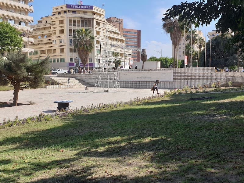 Place de l’Indépendance & Plateau Stroll