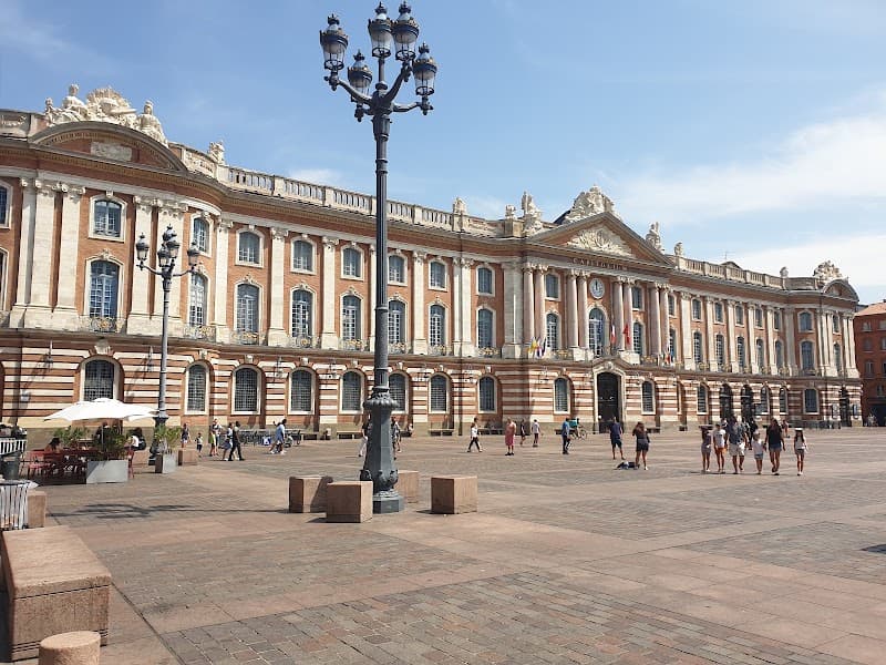 Place du Capitole & Old Town Stroll