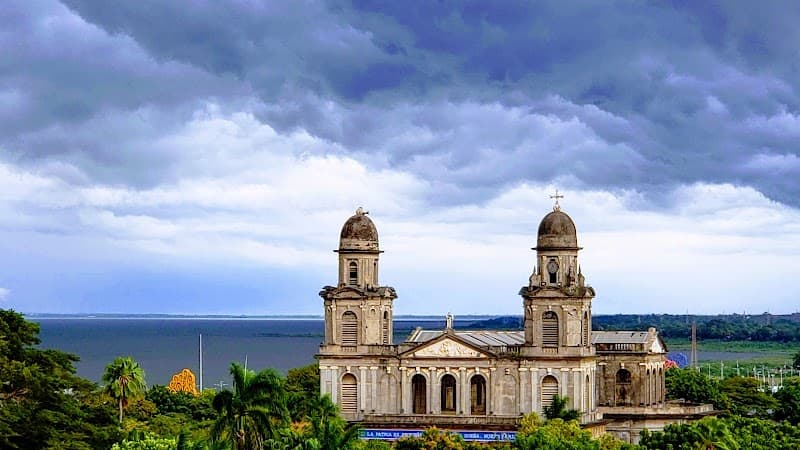 Plaza de la Revolución & Old Cathedral of Managua