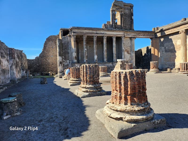 Bohemian Shadows of Pompeii: Ruins, Hikes & Hidden Vibes