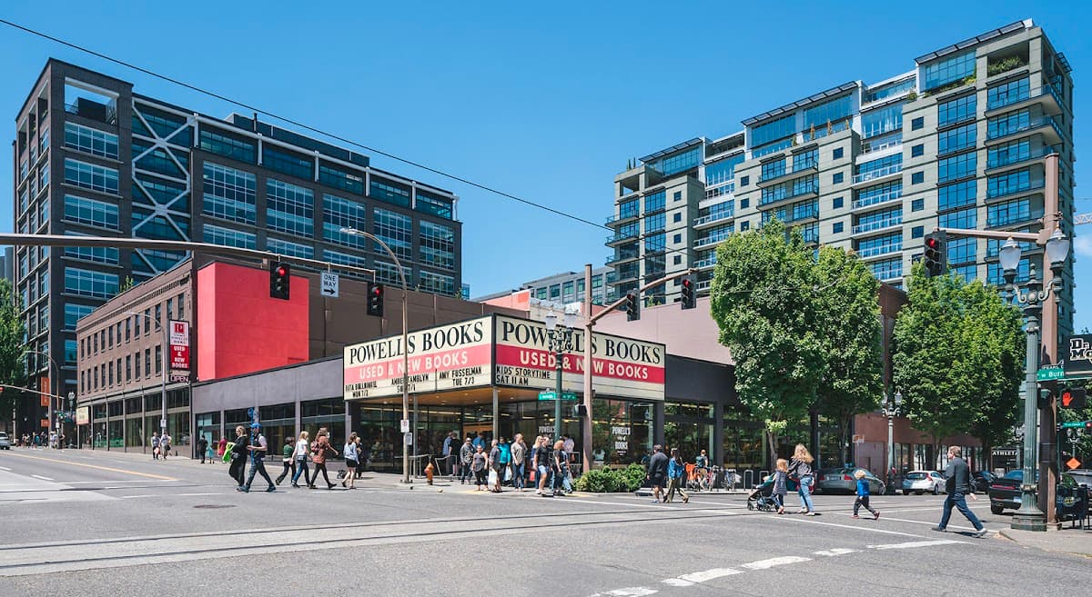 Powell's City of Books & Pearl Galleries