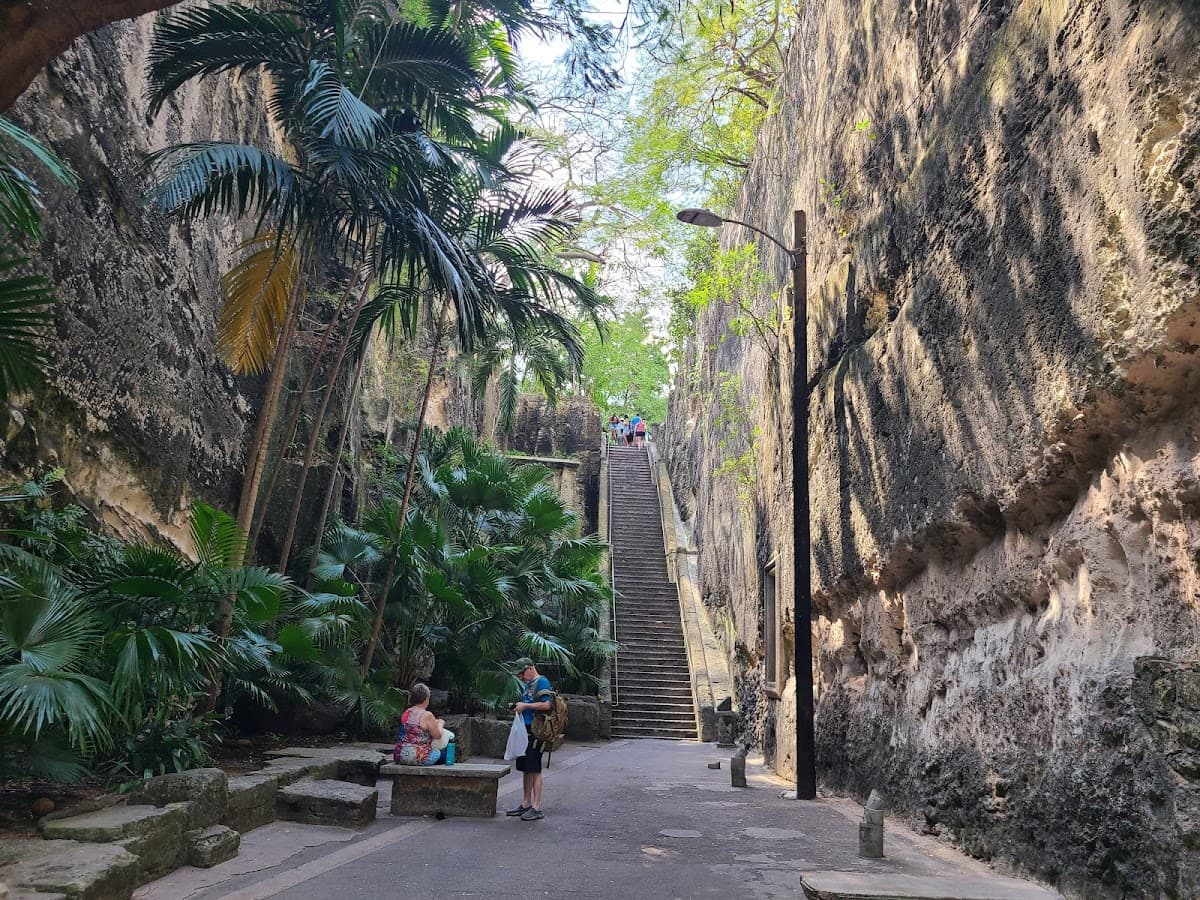 Queen's Staircase & Fort Fincastle