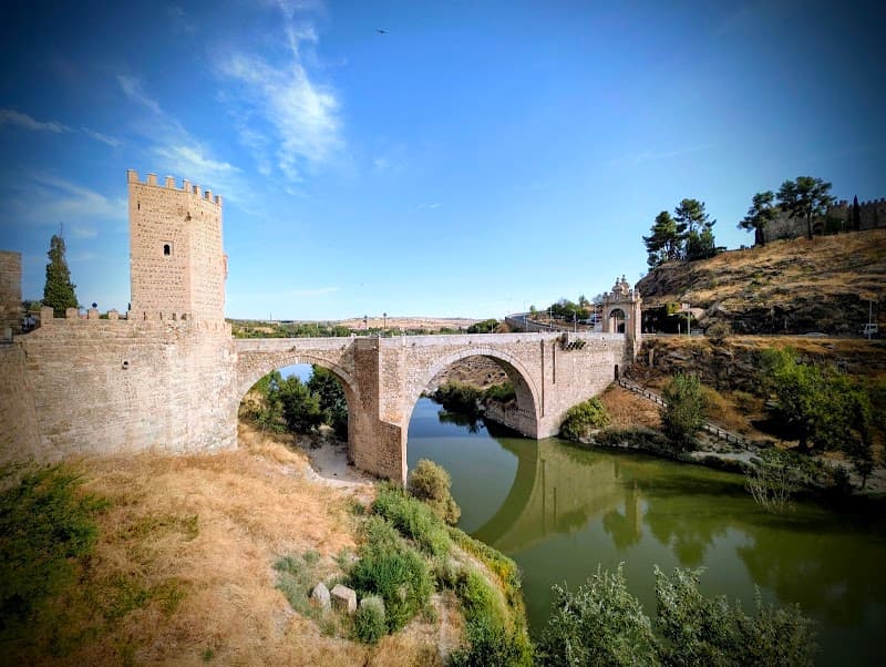 Río Tajo Riverside Path from Puente de Alcántara