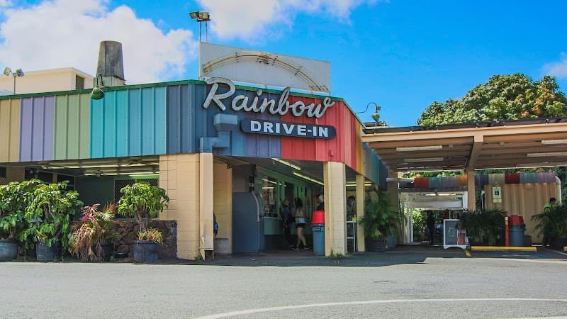 Honolulu's Golden Hour Escape: Beach, Nature & Local Flavors