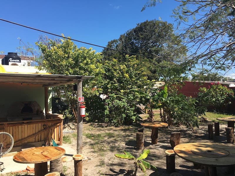 Roots Pizza a Leña