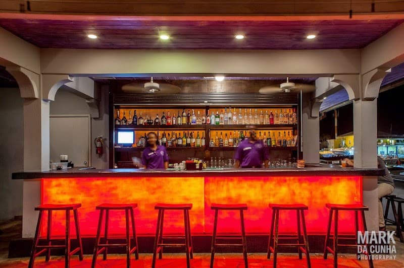 Sabor Restaurant & Bar (Pelican Bay Hotel)