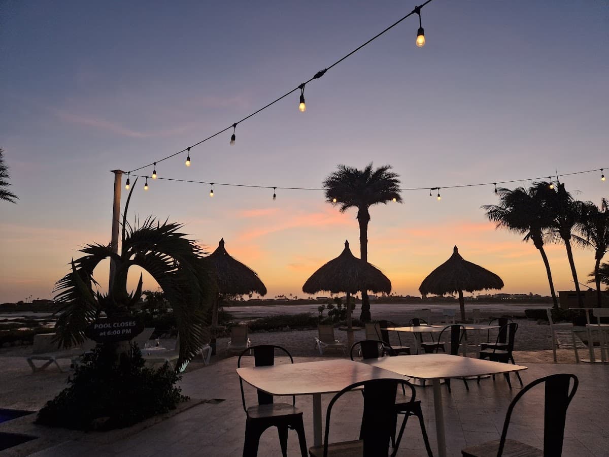 Relaxed Day of Beaches and Flavors in Aruba