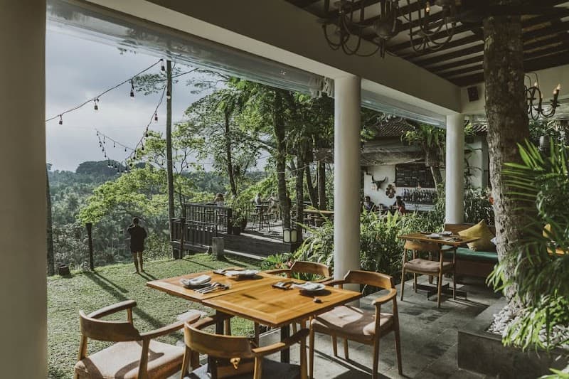 Ubud's Sacred Heart: Temples, Terraces & Local Treasures