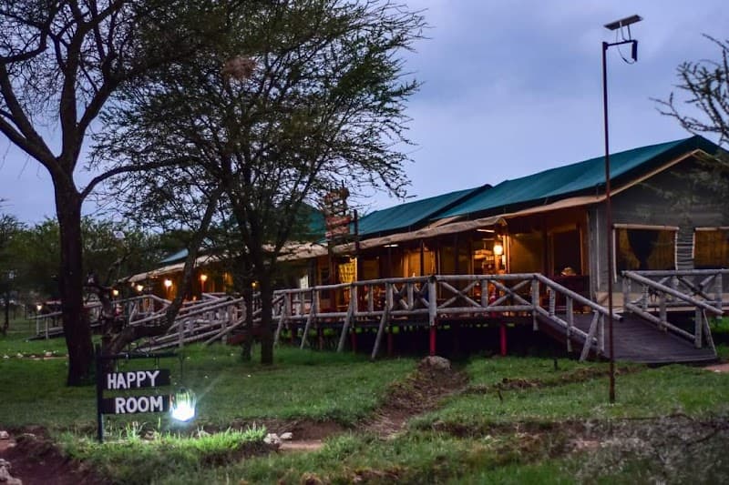 Serengeti Bush Picnic