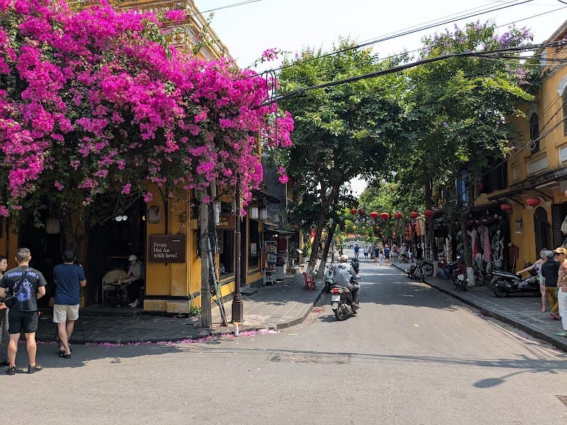 Slow Morning Walk in Hội An Ancient Town (self-guided)