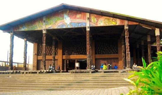 Libreville Jungle-Wild Family Escape