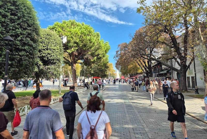 Sultanahmet Square & Turkish and Islamic Arts Museum (TIEM)