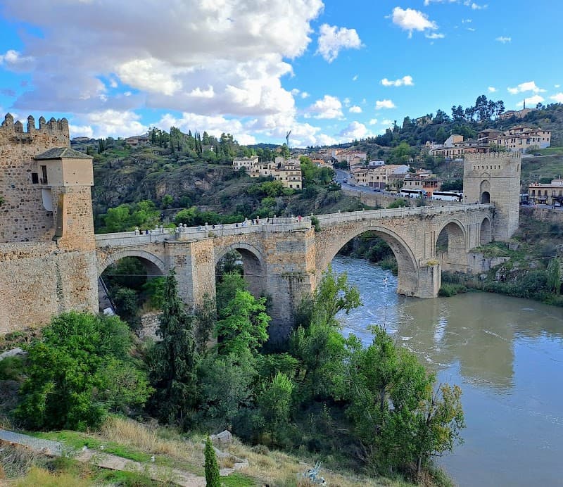 Tagus River Walk near Puente de San Martín