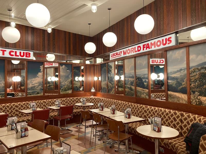 Relaxed London Weekend: Markets, Meals & Serenity