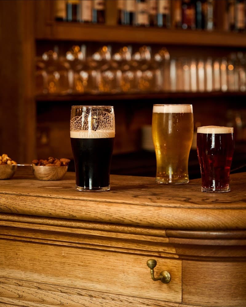 Elegant London Family Day: History, Markets & Icons