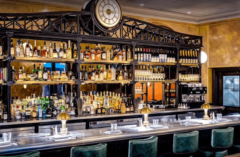 Elegant London: Five Classic Days for Two