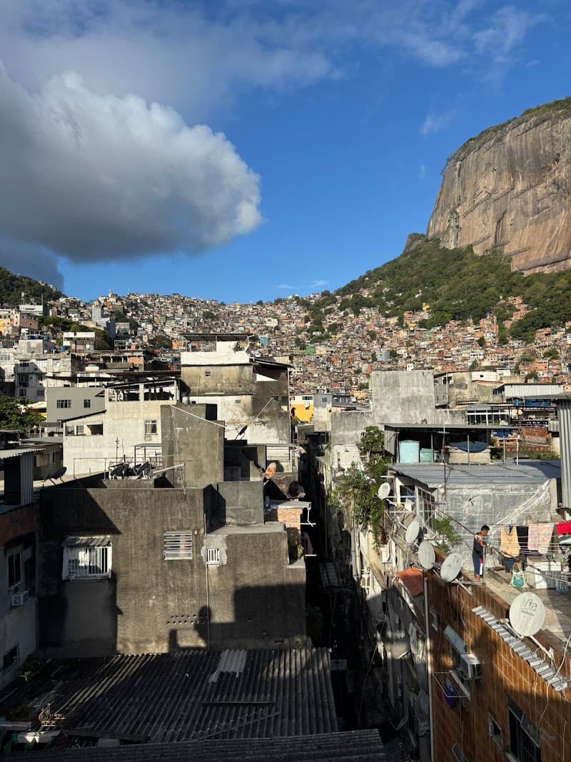 The Rocinha Favela Hostel or Cama e Café Hostel