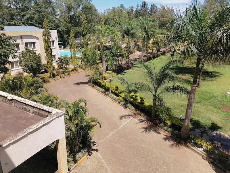 Lakeside Love: 7 Romantic Days in Wild Kisumu