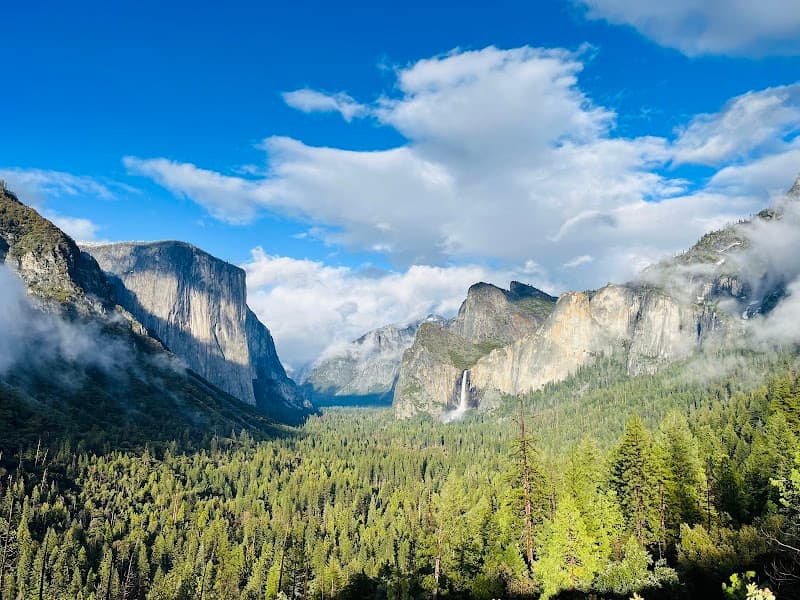 Tunnel View