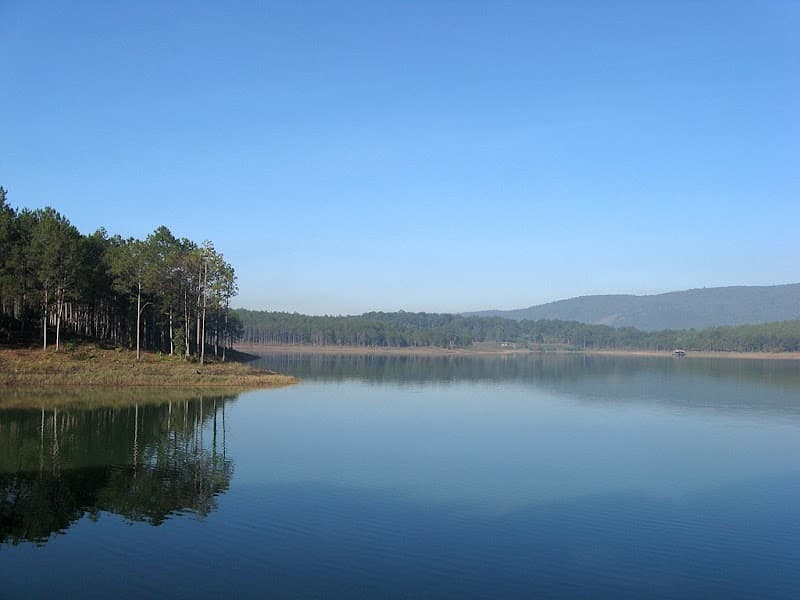 Tuyen Lam Lake Walk & Boat Ride