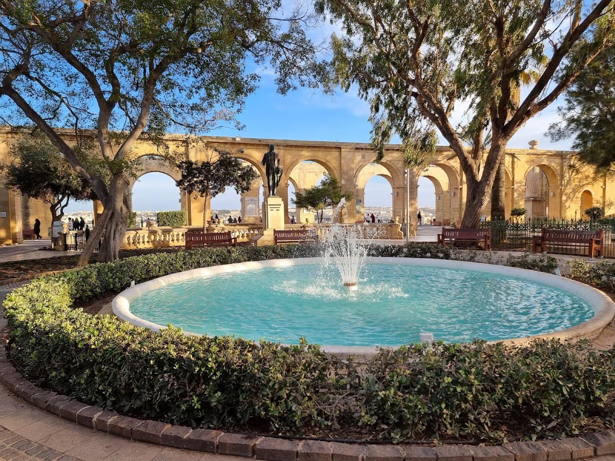 Malta Escape: Turquoise Waters & Mediterranean Tranquility
