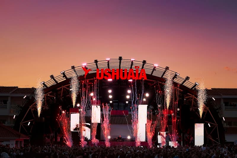 Ushuaïa Beach Club Bar