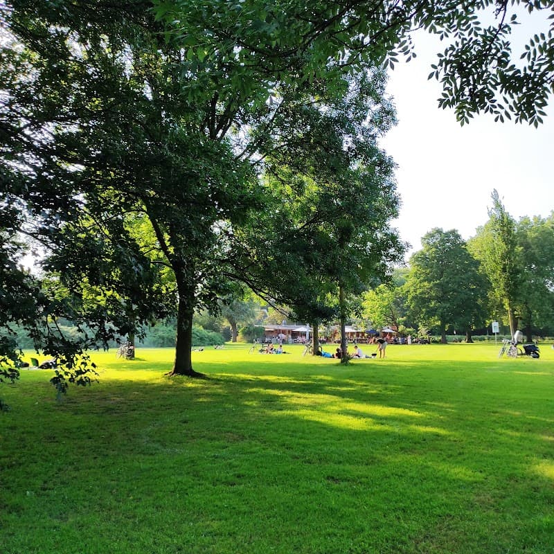 Vroesenpark Free Explore