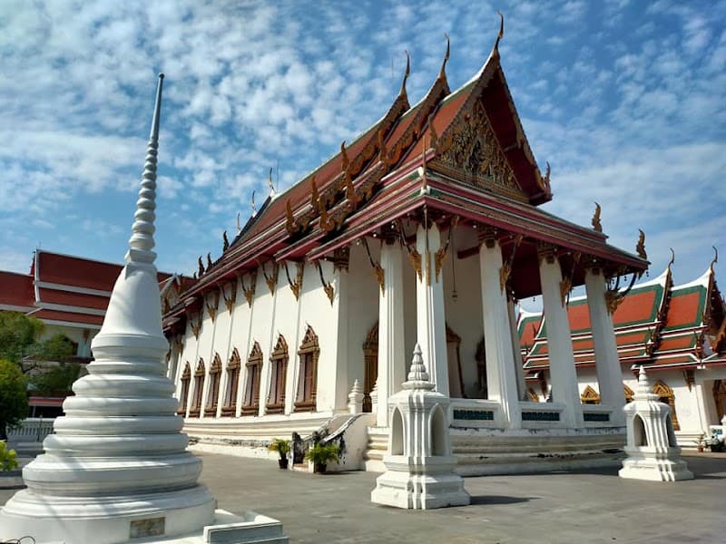 Wat Suwannaram Ratchaworawihan (local temple)